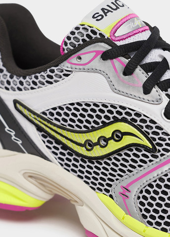 Білі всесезонні кросівки Saucony PROGRID TRIUMPH 4