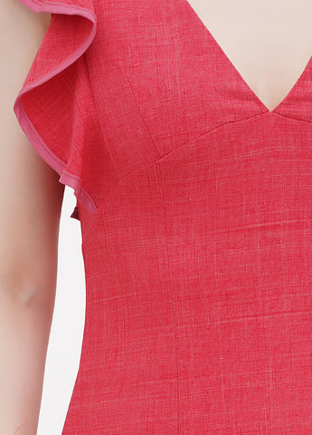 Розовое кэжуал платье футляр Laura Bettini однотонное