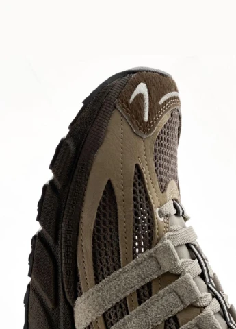 Коричневые демисезонные кроссовки jr8044 adidas x Song for the Mute Adistar Cushion