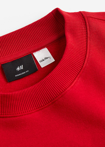 Красный свитшот H&M надпись без декора (366488413)