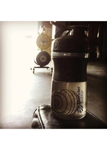 Спортивная бутылка-шейкер 590 мл Blender Bottle (232678132)