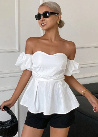 Белая блуза с баской SHEIN