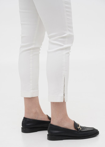 Белые кэжуал летние зауженные брюки Comma