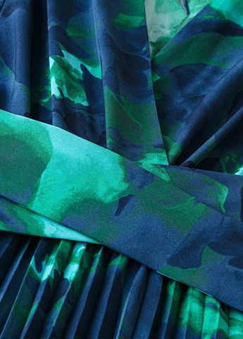 Комбинированное кэжуал платье плиссированное SHEIN с абстрактным узором