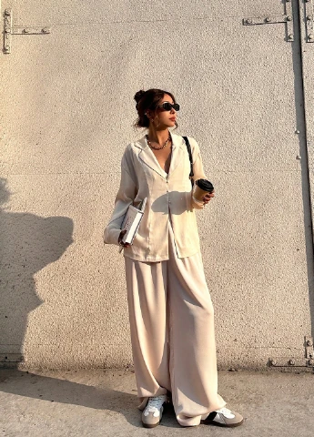 Кремова блуза SHEIN