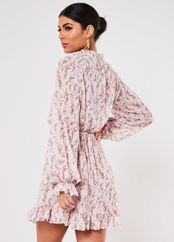 Светло-розовое кэжуал платье клеш Missguided с цветочным принтом