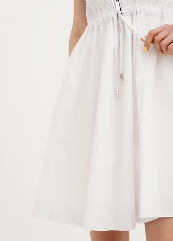 Белое кэжуал платье клеш Vicolo однотонное