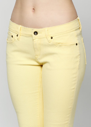 Желтые кэжуал демисезонные зауженные брюки Roxy