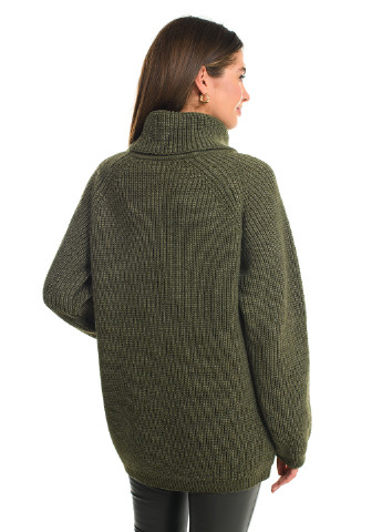 Оливковый (хаки) теплый свитер крупной вязки светлая пудра SVTR
