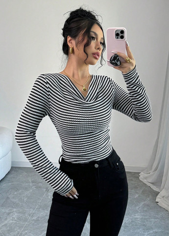 Чорно-біла блуза SHEIN