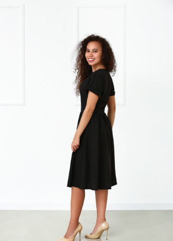 Черное повседневный женское платье миди с короткими рукавами Fashion Girl однотонное