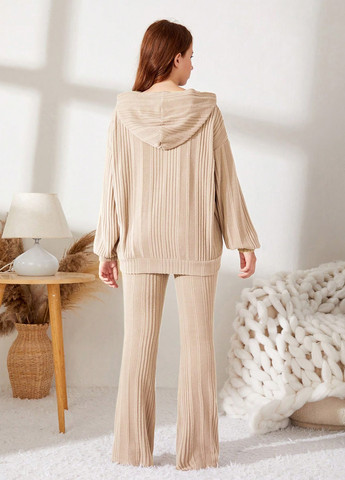 Кремовый демисезонный костюм (худи, брюки) брючный SHEIN