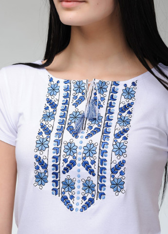 Женская вышитая футболка Естественная экспрессия белая с голубым Melanika (250206213)