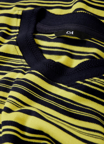 Горчичная футболка C&A