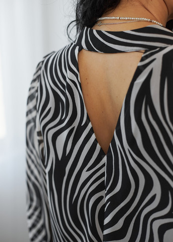 Чорно-біла літня блузка MiNiMax