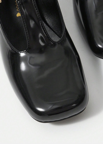 Черные туфли на каблуке SHEIN