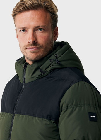 Зеленая зимняя куртка Mexx