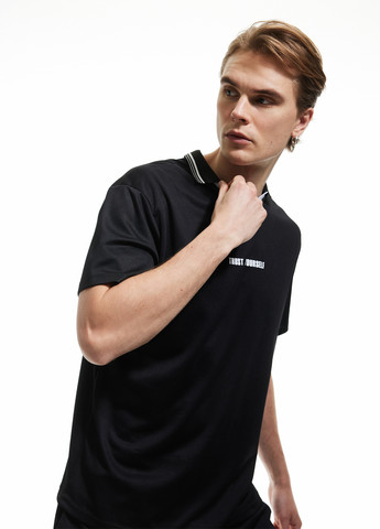 Черная футболка KOTON