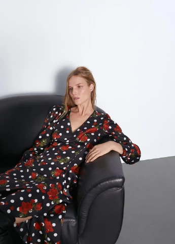 Черная кэжуал розы юбка Zara на запах