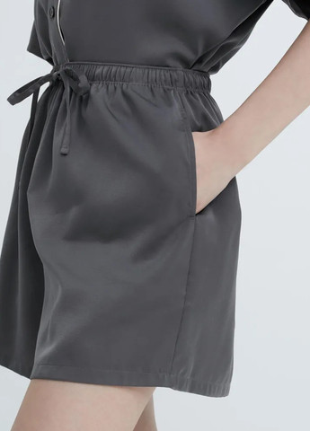 Серая всесезон пижама (рубашка, шорты) рубашка + шорты Uniqlo