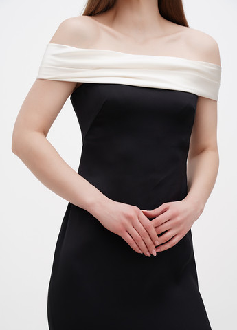Черное вечернее платье с открытыми плечами Ralph Lauren однотонное