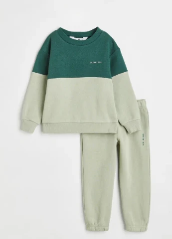 Комплект для хлопчика двойка 8515 134 см Бежевий, Зелений 62051 H&M (255713617)