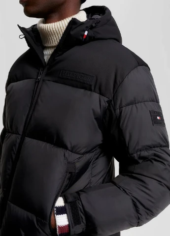Чорна зимня куртка Tommy Hilfiger
