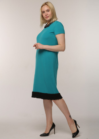 Зеленое кэжуал платье платье-футболка Maxiline однотонное