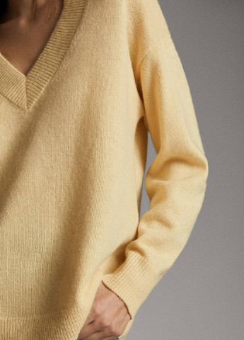 Желтый демисезонный пуловер пуловер Massimo Dutti