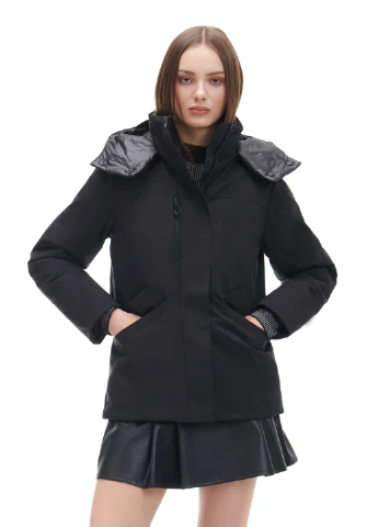 Чорна демісезонна куртка Cropp