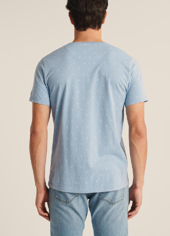 Голубая футболка Abercrombie & Fitch