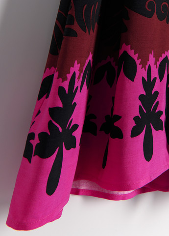 Комбинированное кэжуал платье на запах Reserved с орнаментом