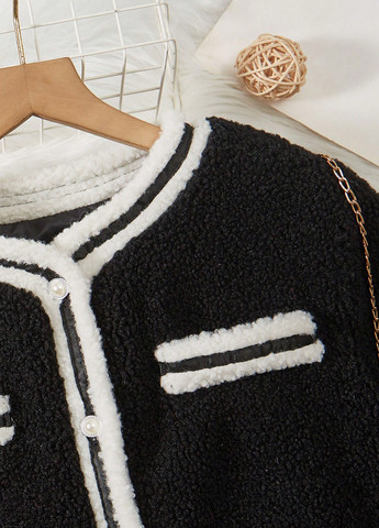 Чорно-біла демісезонна куртка SHEIN