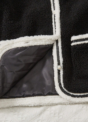 Чорно-біла демісезонна куртка SHEIN