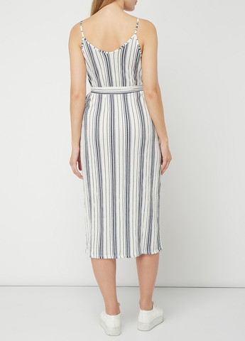 Белое кэжуал платье Pieces в полоску