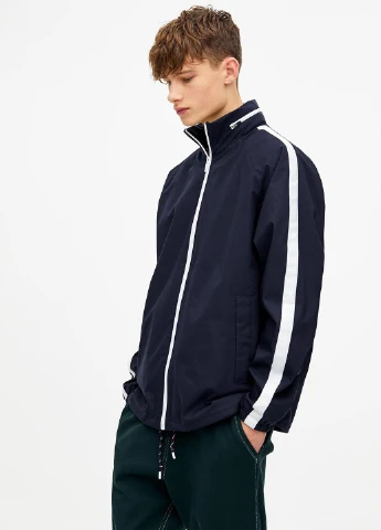 Темно-синя демісезонна вітровка Pull & Bear