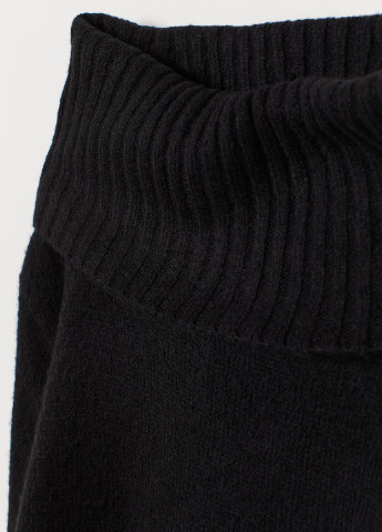 Черное кэжуал платье платье-свитер H&M однотонное
