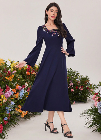 Темно-синя вечірня сукня кльош SHEIN однотонна