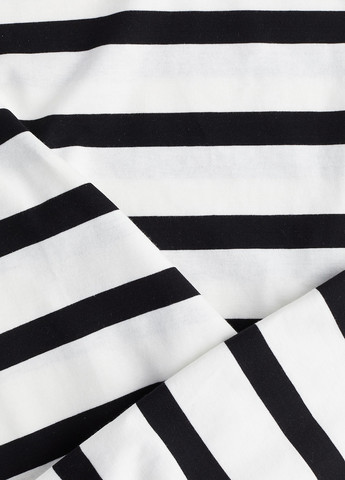 Черно-белое кэжуал платье платье-футболка H&M в полоску