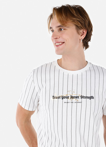 Біла футболка Colin's