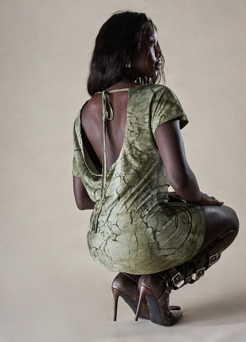 Оливкова кежуал сукня з відкритою спиною SHEIN тай-дай