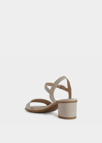 Бежевые босоножки Geox с ремешком