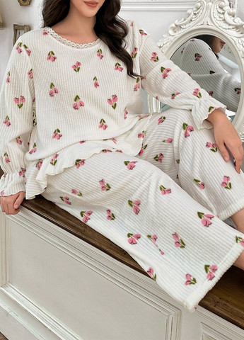 Молочна зимня піжама (лонгслів, штани) SHEIN