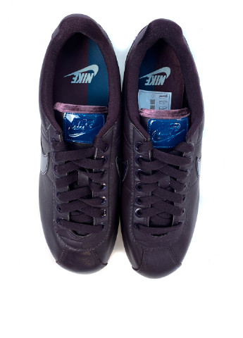 Темно-фіолетові всесезонні кросівки Nike