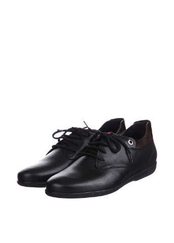 Черные спортивные туфли Стептер на шнурках