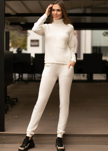 Білий трикотажний костюм (светр з кишенею + штани) SL.IRA (195598537)