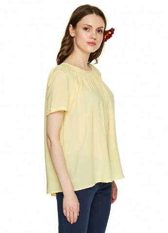 Желтая летняя блуза United Colors of Benetton
