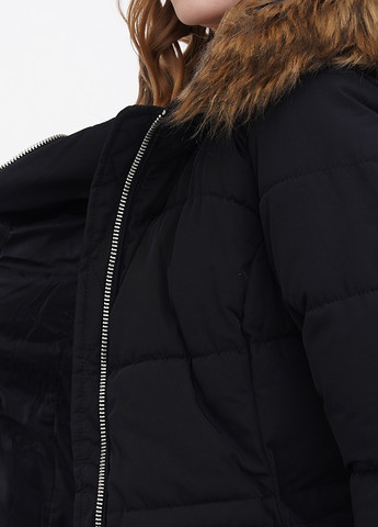 Чорна зимня куртка H&M