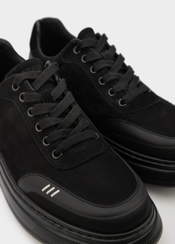 Черные демисезонные кроссовки URBAN TRACE