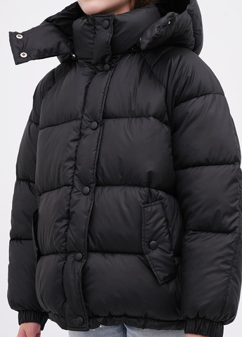 Черная зимняя куртка EQUILIBRI